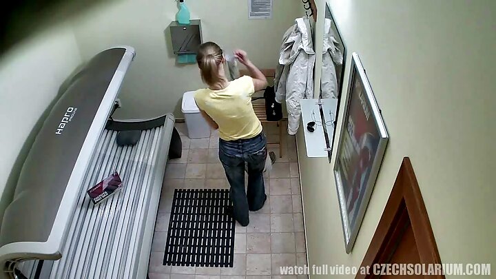 Студент язди дебел пенис за пари