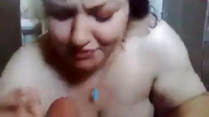 Татуирана мацка поема голям пенис във вагината си